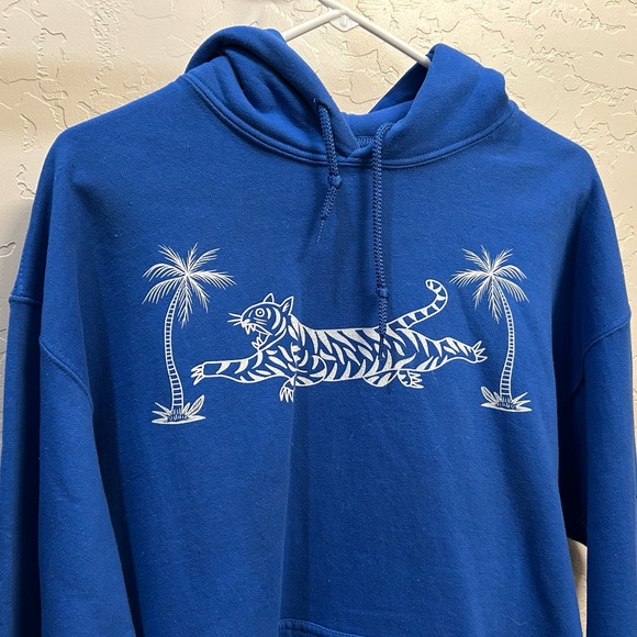 Tiger Graphic Hoodie - Picture 1 of 2